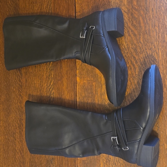 Baretraps Black Low Heel Boots New Without Box Size 9 M - Picture 3 of 16